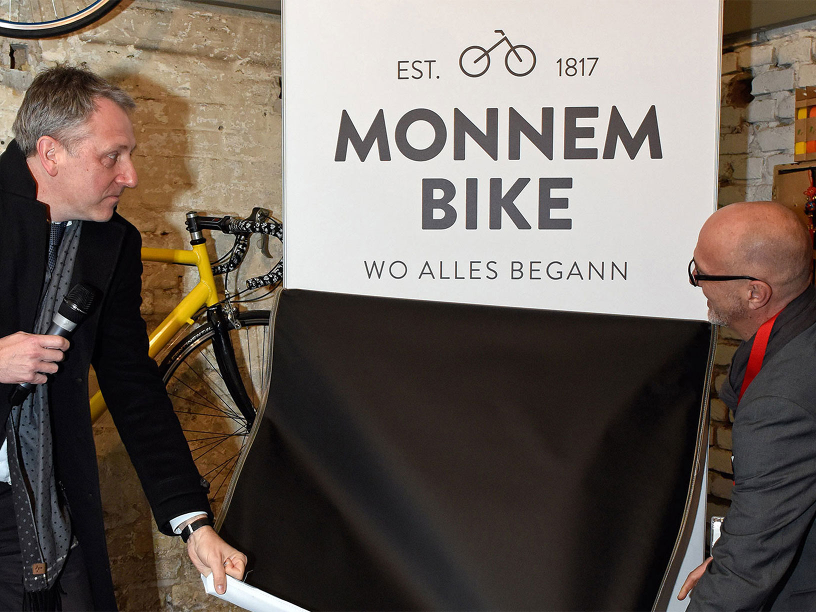 Monnem Bike, Plakatenthüllung Oberbürgermeister